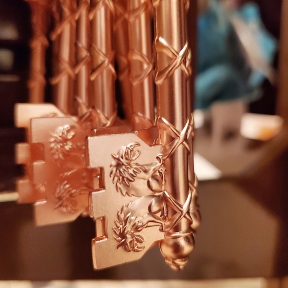 DISNEY PARKS BEAUTY & THE BEAST ROSE KEY KEYCHAIN - Picture 5 of 5